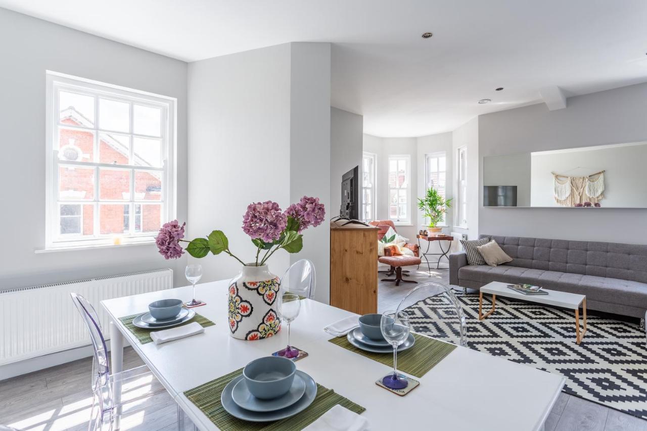 2 Bedroom Apartments With Sofa Bed In Southend מראה חיצוני תמונה